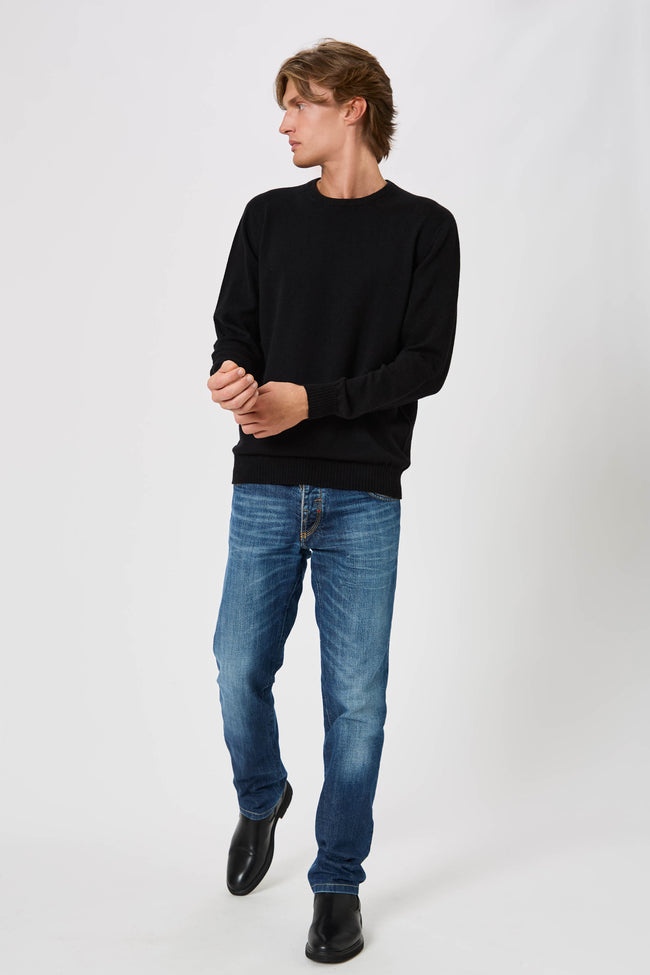 Man Crew Neck