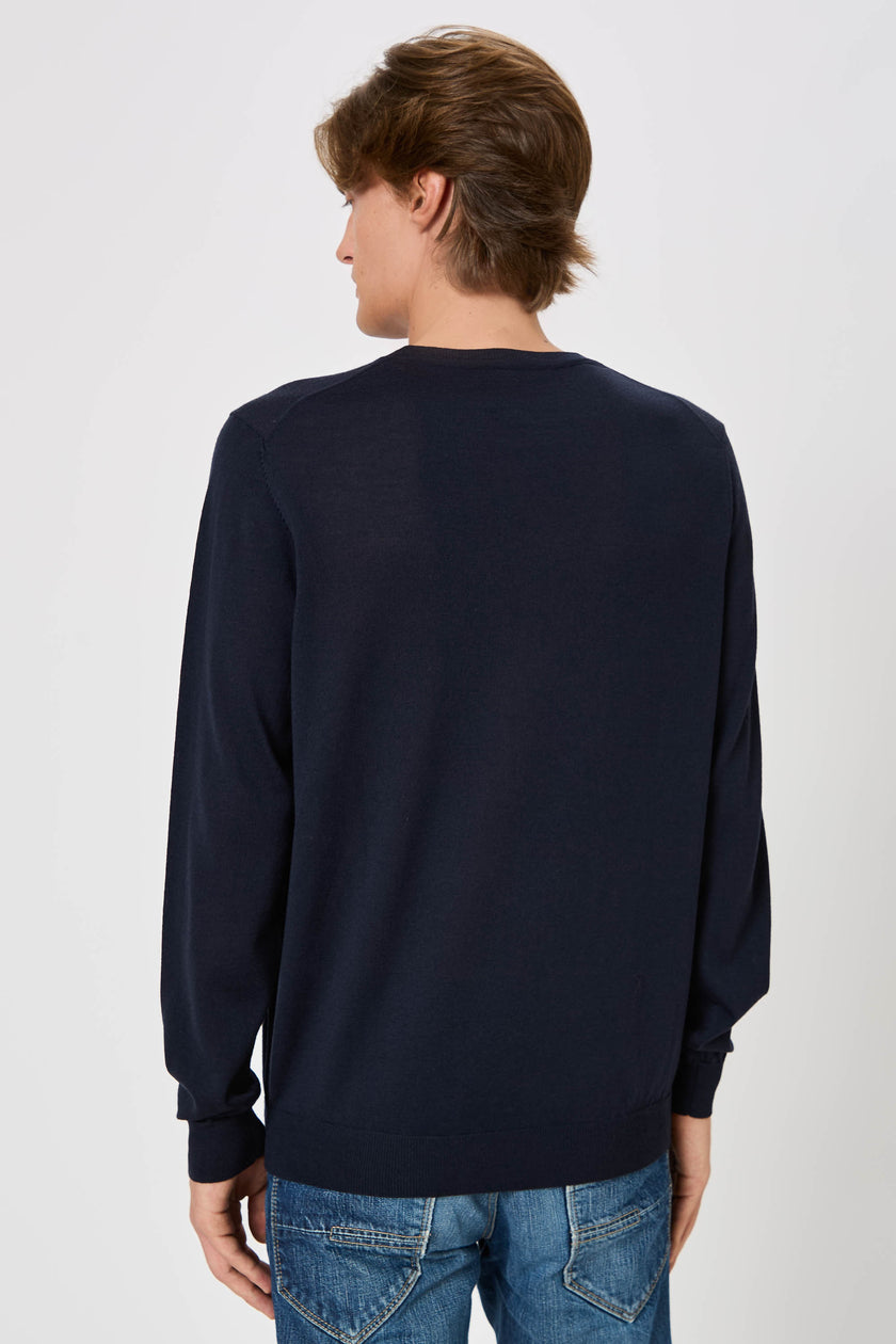 Man Crew Neck
