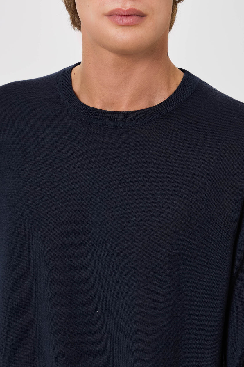 Man Crew Neck