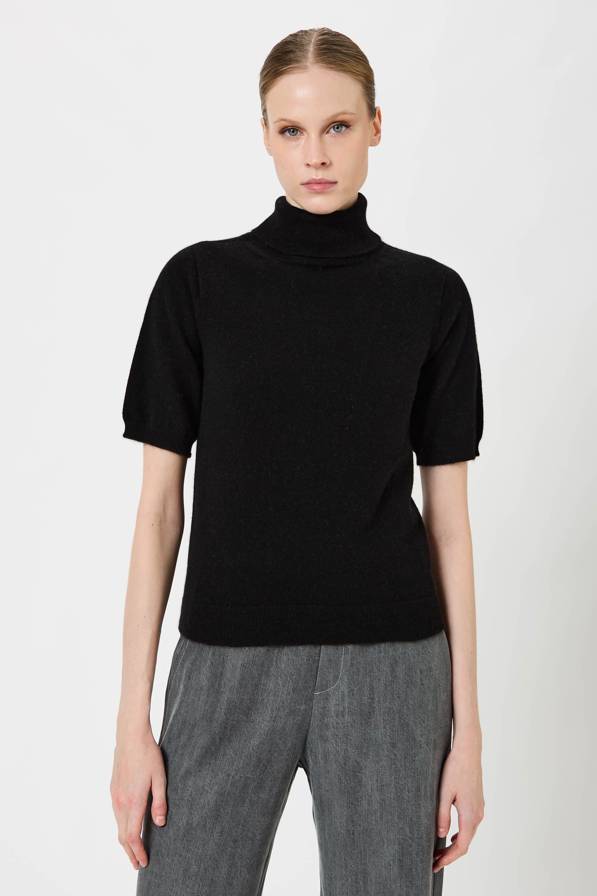 Woman Half Sleeve Turtleneck