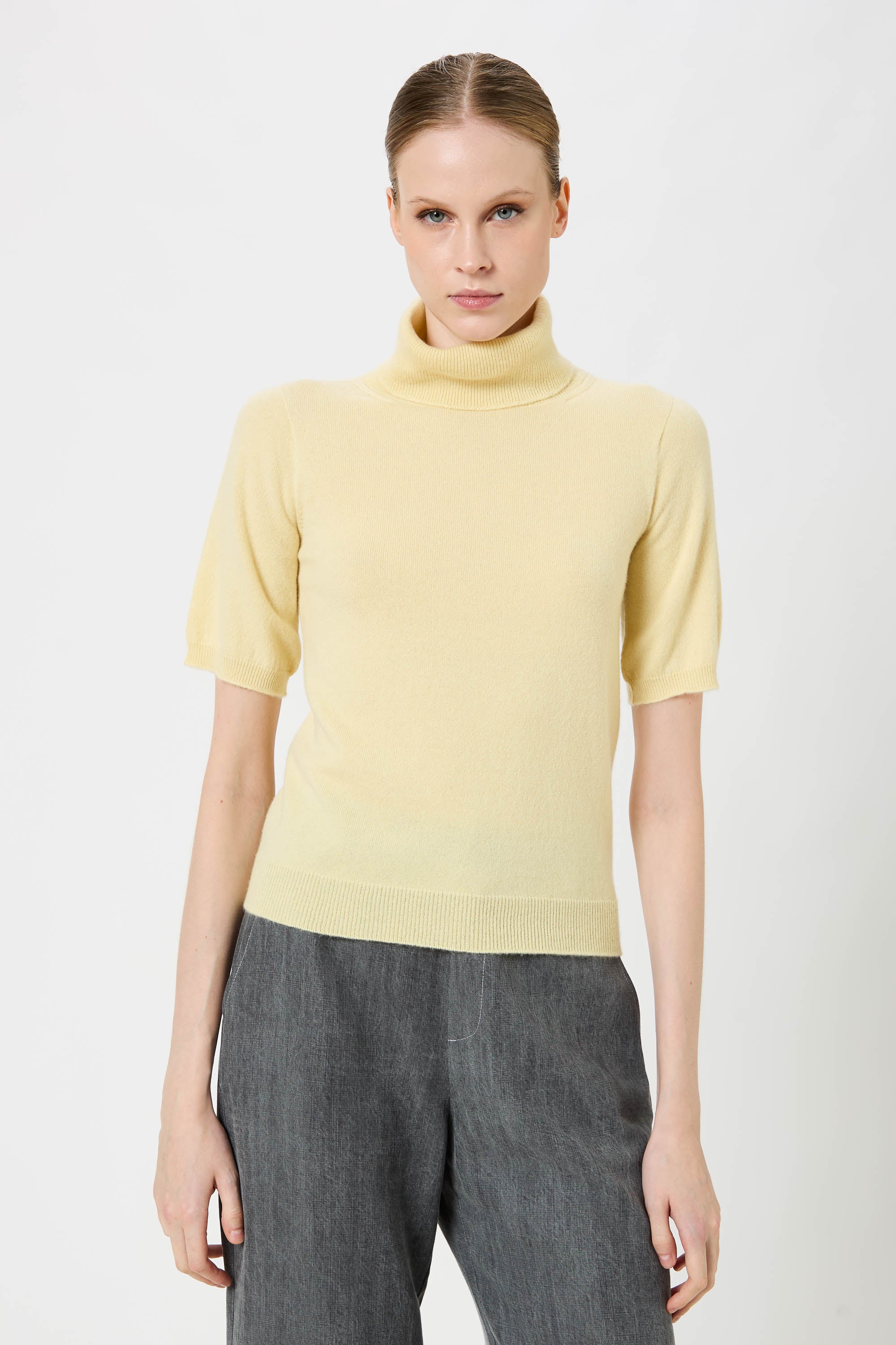 Woman Half Sleeve Turtleneck